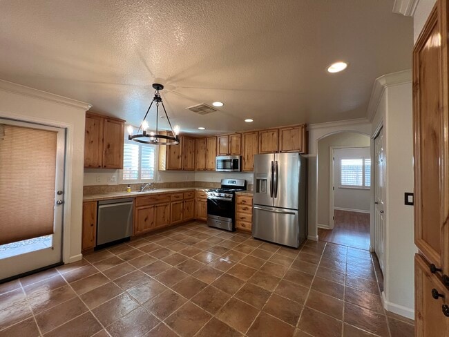 Building Photo - 1514 Loon Lake St