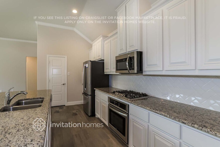 Building Photo - 708 Boardwalk Way