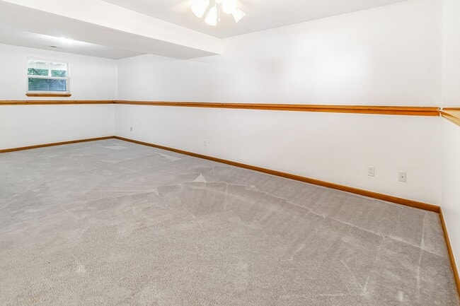 Building Photo - 3 Bedroom 2 Bath in Warrensburg