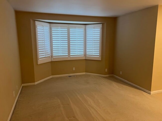 Building Photo - Highly desirable Sammamish 3 bedroom, 3 ba...