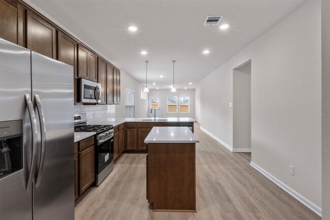 Building Photo - 10249 Badger Run Ln