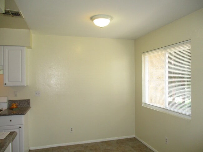 Building Photo - 836 E Avenue J12