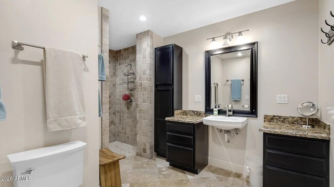 Building Photo - 2032 E La Jolla Dr