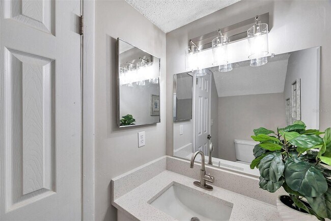 Building Photo - 6311 Newtown Cir
