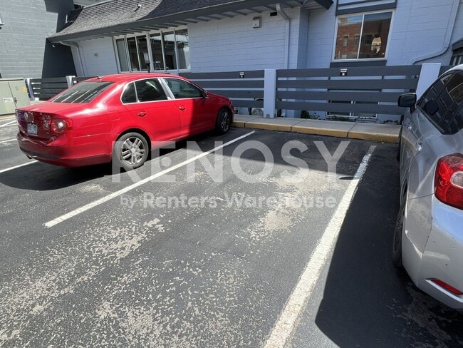 Building Photo - Beautiful 1 Bed 1 Bath in Capitol Hill (Water/sewer and Trash Utilities Included!)