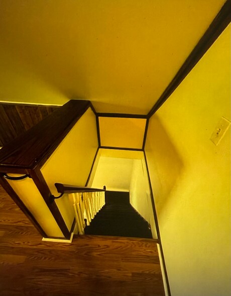 Building Photo - 7 Morton St