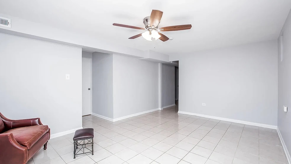 Building Photo - 5439 W Schubert Ave