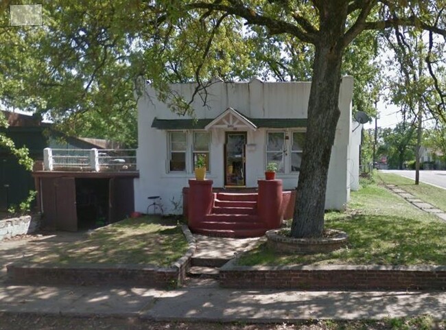 Primary Photo - Freshly Updated 2 Bedroom House