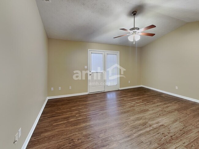 Building Photo - 2040 Theodore Dr