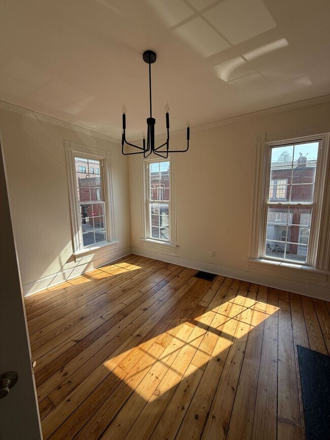 Building Photo - Fully Renovated 3BR/1.5 Bath in Olde Towne East!