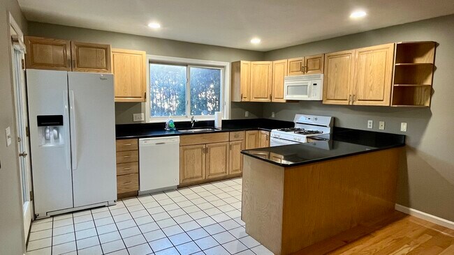 Kitchen - 237 Captain Eames Cir