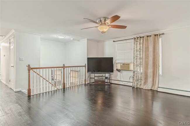 Building Photo - 147 Elm St