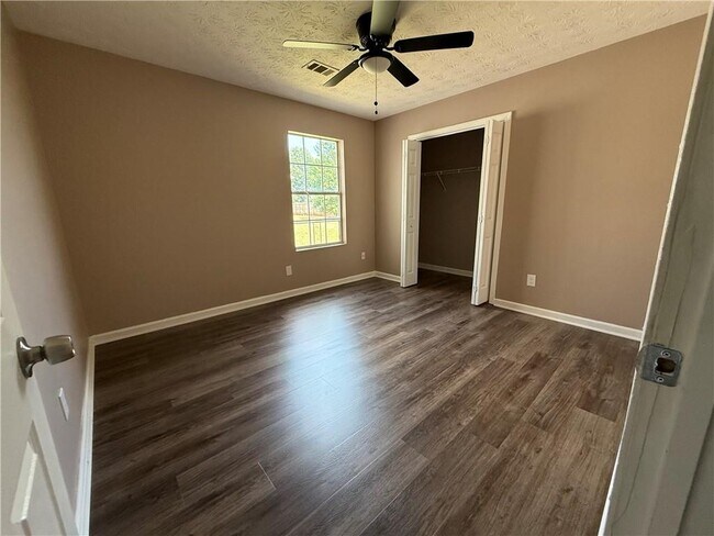 Building Photo - 145 Chandler Fields Dr