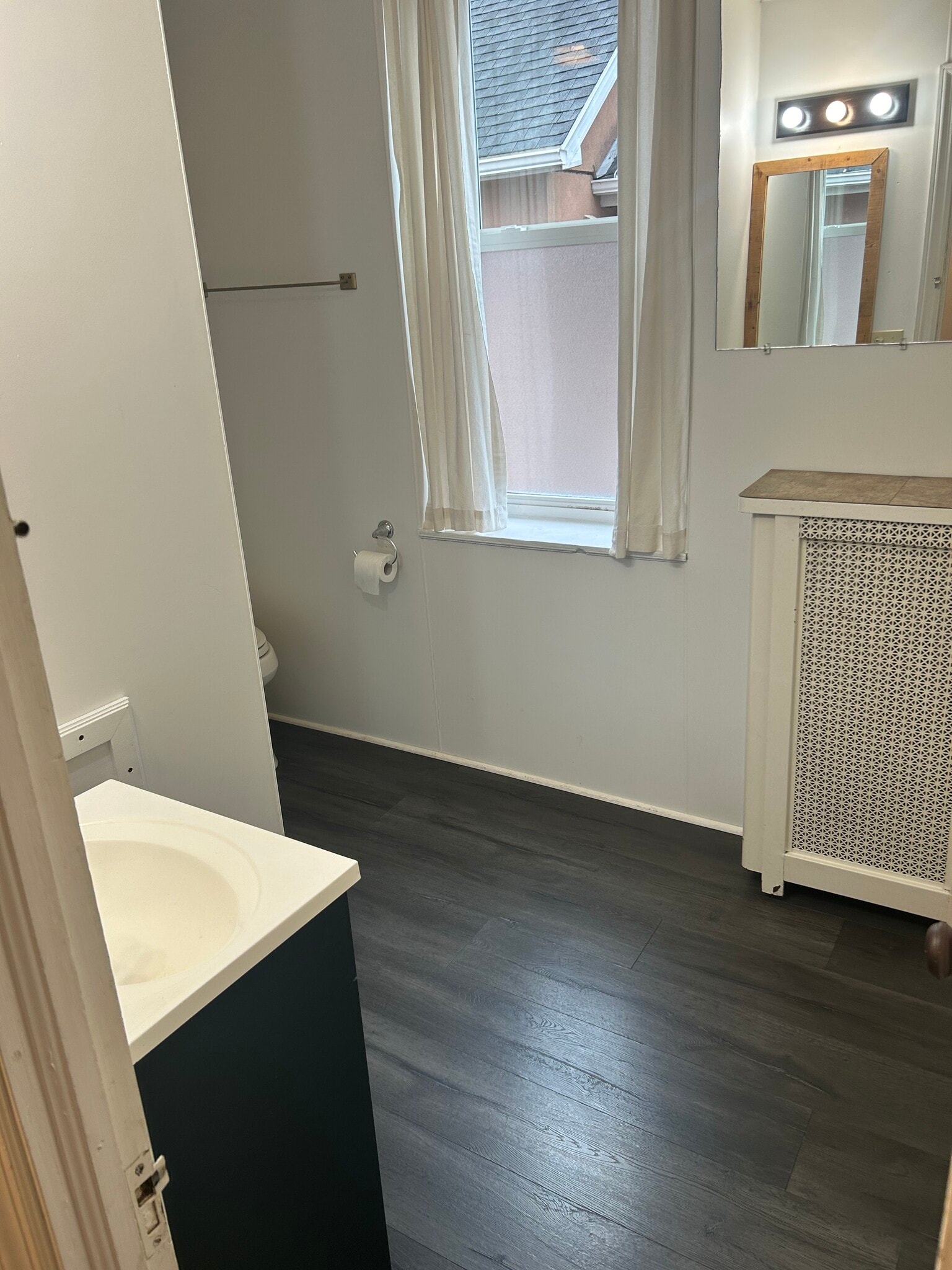 Bathroom with linen closet - 304 S State St