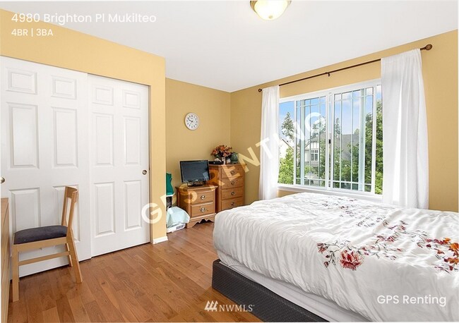 Building Photo - 4980 Brighton Pl