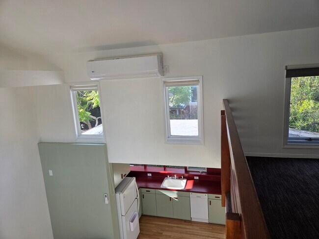 Building Photo - 2417 4th St