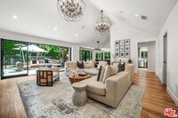 Building Photo - 2701 Roscomare Rd