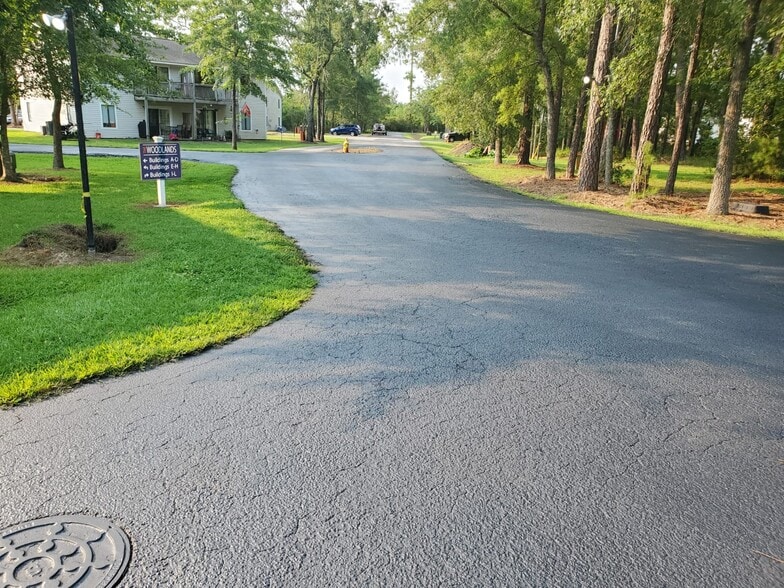 Building Photo - The Woodlands- Upgraded 2 bedroom, 2 bathroom Apartments