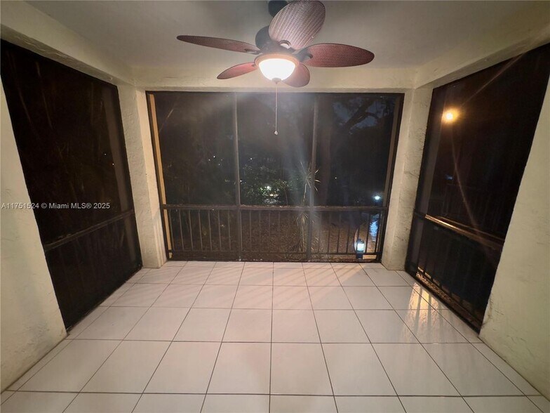 Building Photo - 6010 S Falls Cir Dr