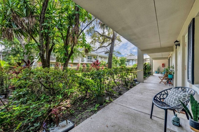 Building Photo - Lakefront Community
