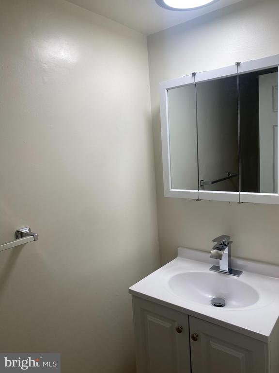 Building Photo - 10175 Irongate Way