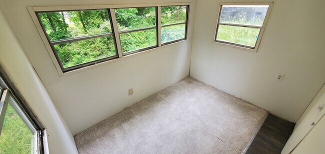 Building Photo - Liberty Church MHC