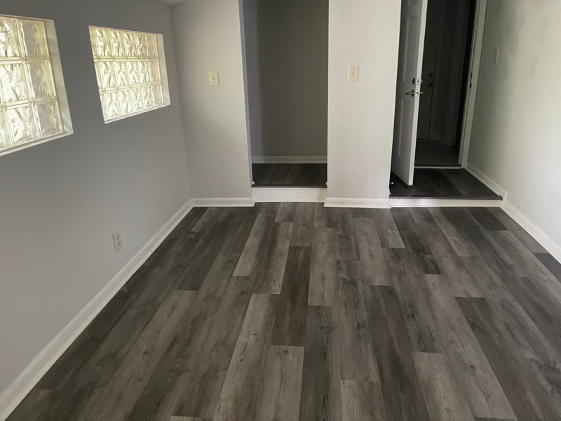 Building Photo - 1085 W Shore Dr