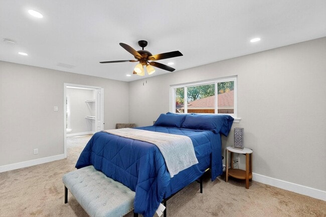 Building Photo - 10132 Medlock Dr