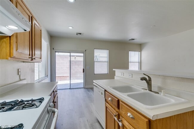 Building Photo - 5938 Sakhalin Ave