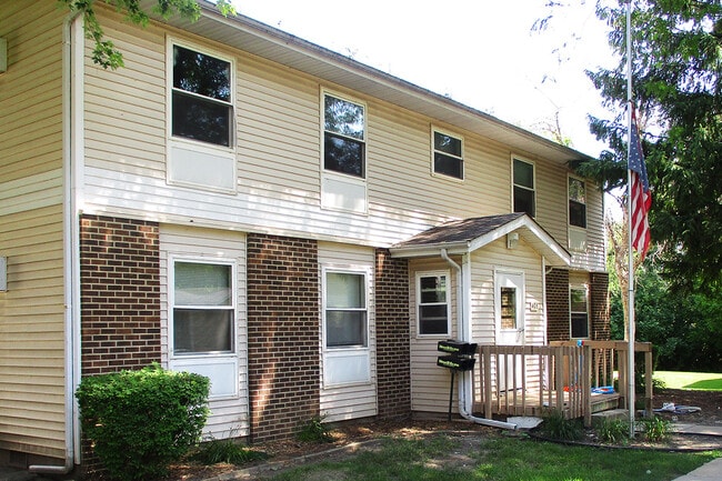 Building Photo - Highland Oglesby Apartments