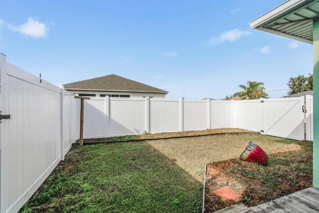 Building Photo - Matanzas Woods