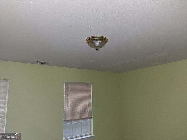 Building Photo - 209 E Wilson St