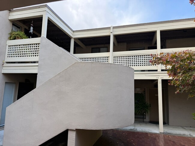 Building Photo - Los Gatos quality condo