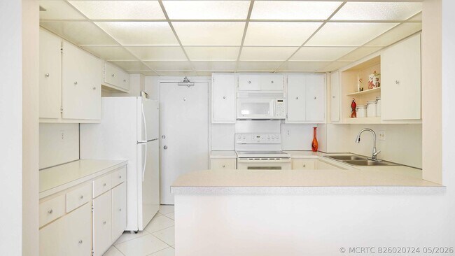 Building Photo - 3550 Galt Ocean Dr