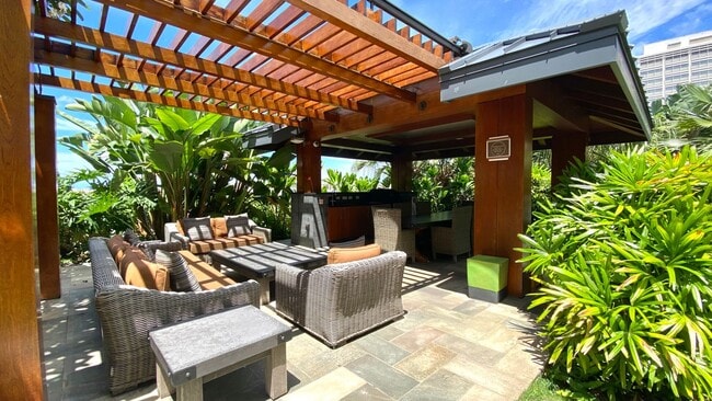 Building Photo - Lowest Priced 2-Bed Unit in ONE Ala Moana!!! PENTHOUSE 2 BED/2BATH with Ocean & Mountain Views!