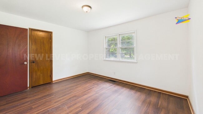 Building Photo - 4704 SW 101st Terrace