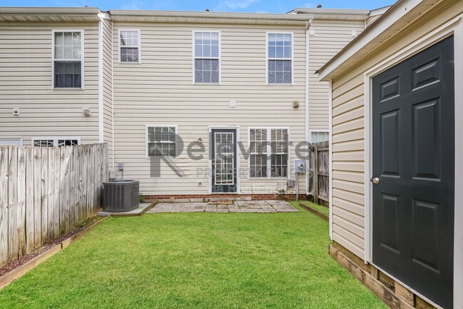 Building Photo - 5504 Springwater Ln