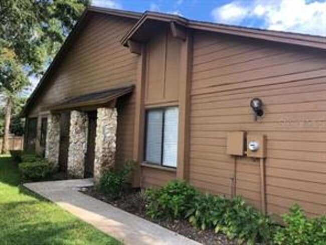 Building Photo - Longwood/Wekiva 3 Bedroom/2 Bath/2 Garage one-story Townhome!