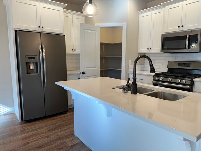 Building Photo - 3083 W 1750 S