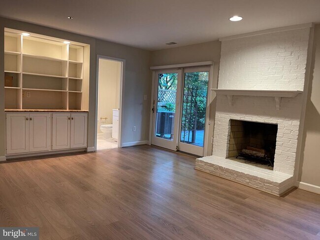 Building Photo - 9715 Whitley Park Pl