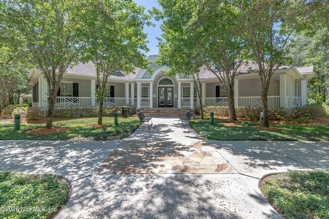Building Photo - 2070 Thornhill Drive