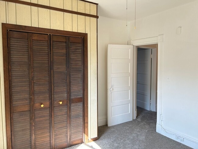Building Photo - Charming 4-Bedroom Home in North Highland ...