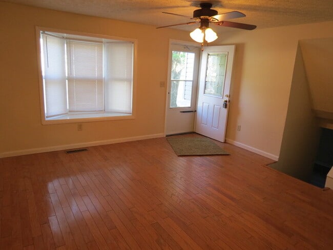 Building Photo - 1768 Hollow Run Dr