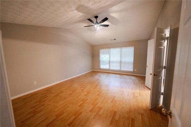 Building Photo - 3820 Oak Park Dr