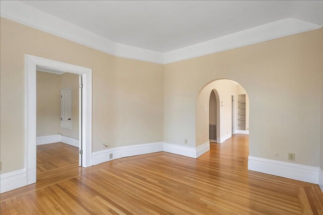 Building Photo - 2111 Buena Vista Ave