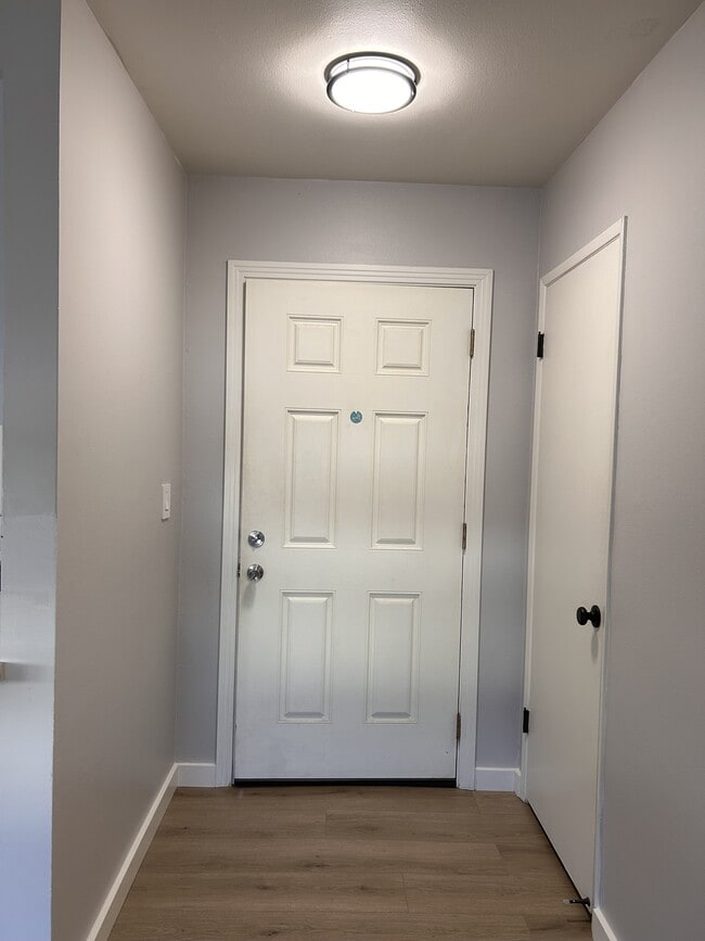 Building Photo - 7010 Jordan Ave