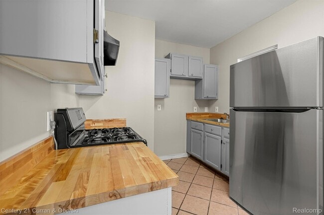 Building Photo - 1409 N Green St