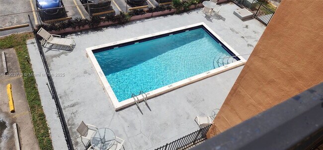 Building Photo - 295 NW 72nd Ave