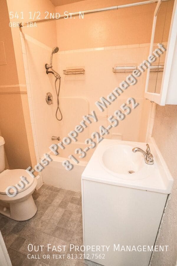 Building Photo - 541 1/2 2nd St. N