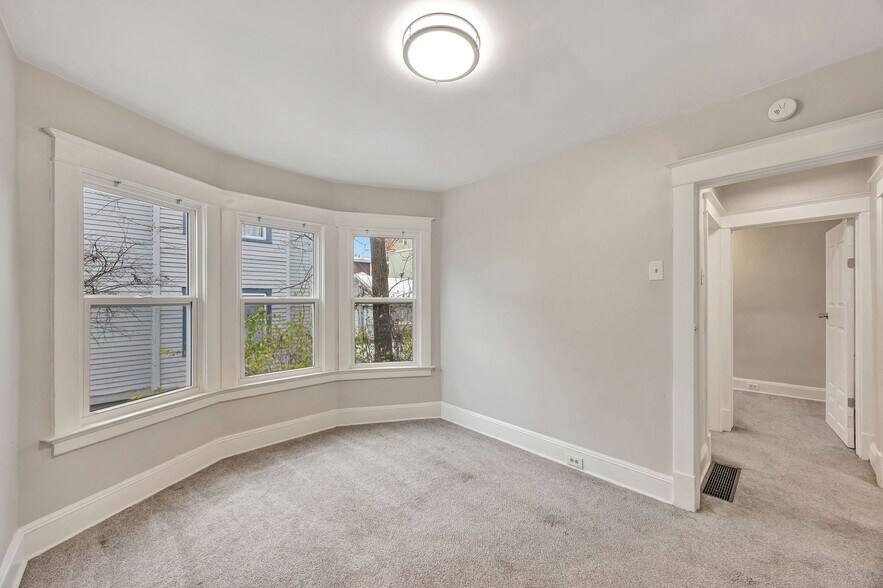 Building Photo - 2241 Hannaford Ave